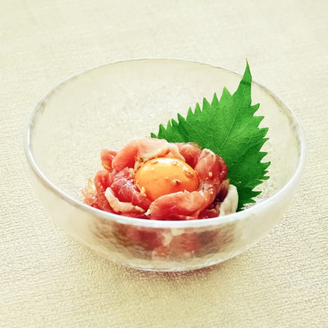 生ハムユッケ